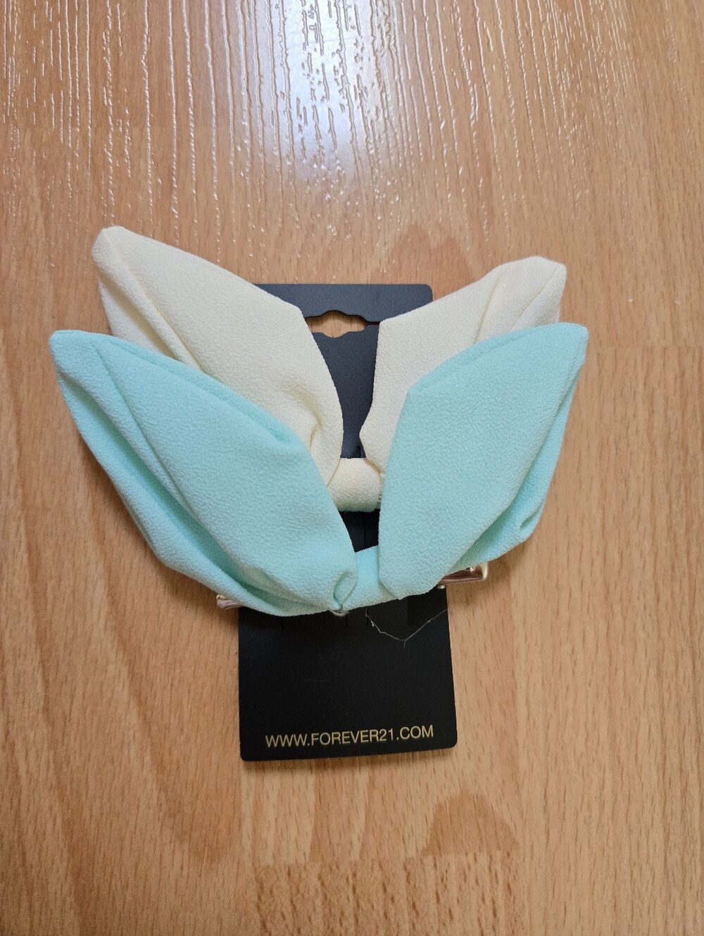 Forever 21 Cream and Mint Fabric Bow Clip Duo